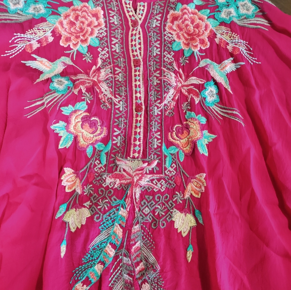 JOHNNY WAS HOT PINK EMBROIDERED MEDIUM TOP PRE-OWNED BEAUTIFUL - Picture 2 of 11